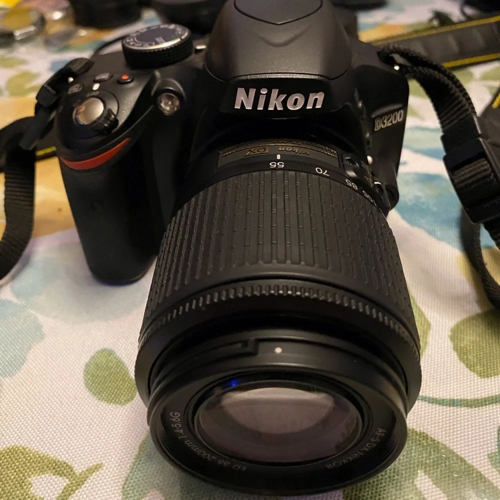 Nikon D3200 Camera w/lens